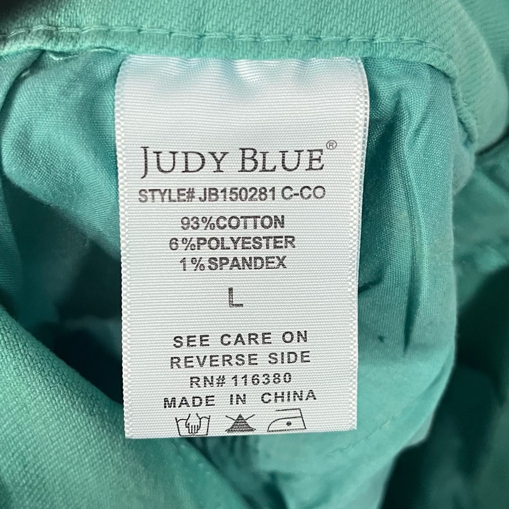 Judy Blue Summer Lovin Mid Rise Shorts - Picture 3 of 12